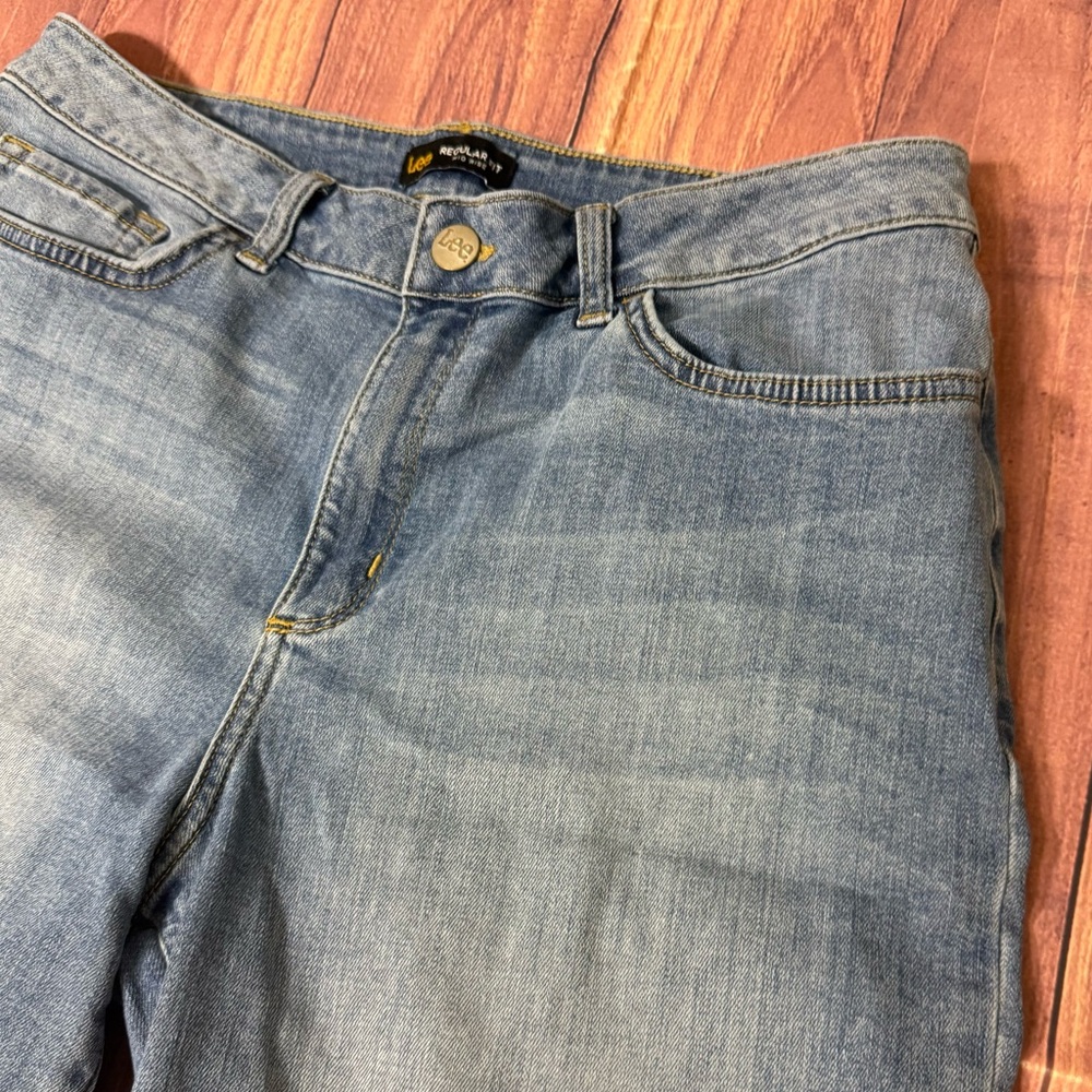 Lee Women's Medium Blue Denim Jean Shorts - Picture 5 of 15